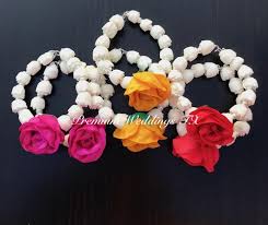 2ct Hand Gajra Bangle Flower Gajra Jewelry Wedding Pithi Etsy Flower Jewellery Flower Jewellery For Mehndi Real Flower Jewelry