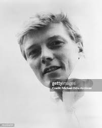 19 Photos & High Res Pictures