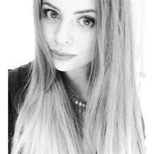 Ellie Parrott's Instagram, Twitter & Facebook