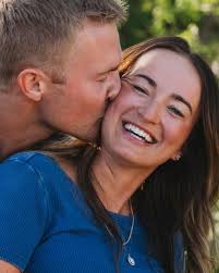 When you know your style, staying true to yourself gets easier...even while  having fun with what's current. That's why we love a trend with options. A  simple bag charm can feel totally