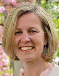 Tracy Moniz's Instagram, Twitter & Facebook