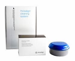 Remove aligners/retainers and rinse under tap water • place aligners/retainers into a cleaning container and fill with warm water (100 ml or immerse the aligners/retainers fully) • add one packet of cleaning crystals • gently shake/agitate for 20 seconds to dissolve and distribute crystals • let. Invisalign Cleaning System For Aligners And Retainers With Tub 50 Week Supply Buy Online In Andorra At Andorra Desertcart Com Productid 109829933