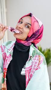 Summer cherry vibes are all around us and school holidays are just a couple  lunchboxes away! Here’s a simple and delicious treat to make with the kids 