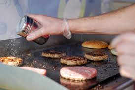 In this video, you'll see how to cook hamburgers to a perfect doneness. Flat Top Grill Or Charcoal Grill What Makes The Perfect Burger Schweid Sons The Very Best Burger