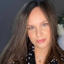 Lily Gregory Make Up Artist