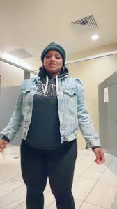 Don’t mind me just happy it’s Friday cheers 🥂 to the weekend 🥰 I know I  Dnt have no rhythm 😂