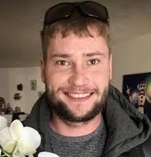 Amber Sisneros's Instagram, Twitter & Facebook