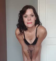 Petite Mia - Free nude pics, galleries & more at Babepedia