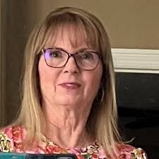 Angela Dunham's Instagram, Twitter & Facebook