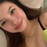 Denise Robles's Instagram, Twitter & Facebook