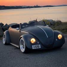 The new owner will perch on the very seats, boasting their original fabric, as installed at the volkswagen factory in wolfsburg in 1961, and fire up the exact same flat. This Custom 1961 Volkswagen Beetle Roadster Is An Absolute Beauty Laptrinhx News