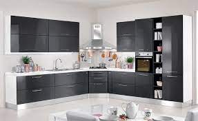 Cucine Dalle Superfici Cosi Brillanti Si Ottengono Solo Con La Laccatura Ed E Questo Bell Effetto A Specc Idee Per Decorare La Casa Arredamento Cucina Moderna