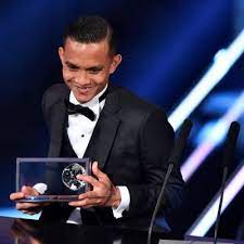 Search full collection best of faiz subri vs roberto carlos song mp3 download all version coming from various digital music sources. The Best Fifa Football Awards News Subri Roberto Carlos Said It Was A Wonderful Goal Fifa Com