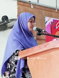 Siapa wanita ini pakk? tanya nia itu istri saya, rani. 63 Penerima Tabung Khas Kerajaan Negeri Kedah Darul Aman Facebook
