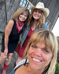 IZA CALZADO FAMILY AND HER IN-LAWS Iza Calzado Wintle, her husband Ben  Wintle, their daughter Deia Amihan, and Ben's parents. The actress shared  the photo while missing these moments with her family