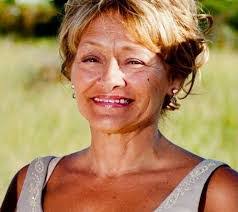 Deborah Dubois's Instagram, Twitter & Facebook