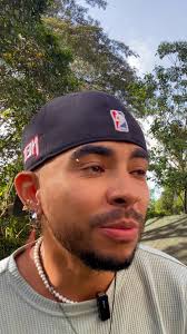 Hoy celebro, esto gracias a ustedes, por qué cada paso, cada logro es  gigante, después de ver por todo lo que hemos pasado, cada momento como  este es para celébralo !GRACIAS !