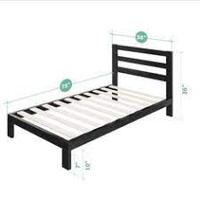 Nah, hal inilah yang kemudian mendorong beberapa orang membuat desain atau tema tertentu untuk kamarnya, mulai yang bersifat sederhana dan simple hingga tema unik yang bombastis. 10 Ide Tempat Tidur Besi Tempat Tidur Tidur Tempat