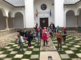 (4) unitatile de invatamant special pot beneficia de sprijinul institutiilor de protectie sociala, al altor organisme private autorizate, al persoanelor fizice sau juridice din tara si din strainatate, pentru stimulare, compensare si pentru reducerea gradului de dizabilitate. Gradinita Prikindel Gradinita Privata Sector 4 Cu Predare Intensiv Engleza Supraveghere Video