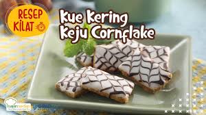 Aduk rata dengan spatula panaskan oven api 150c, apabila oven mengunakan kipas, nyalakan juga agar cookies lebih crunchy. Resep Kue Kering Keju Cornflake Resep Kue Kering Enak Dan Sehat Buat Jualan Youtube