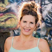 Julie Ferwerda's Instagram, Twitter & Facebook