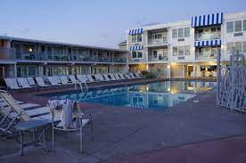 Review Sea Crest Beach Hotel In Falmouth Cape Cod Beach Hotels Falmouth Cape Cod Seacrest Beach