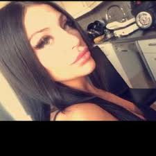 Karla Anna Elias (@karlaannaelias)