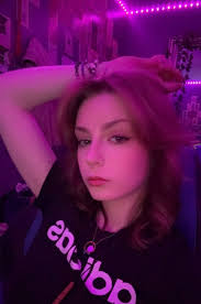 Never been told I look like anyone 🤷🏼‍♀️