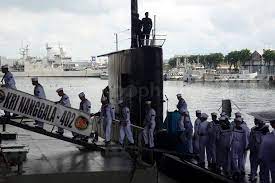 Mengkhawatirkan oksigen kapal selam nanggala 402, ali mocthar ngabalin: Qzn6 Ruqsh42m