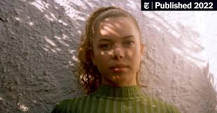 Nilüfer Yanya's Music Is a Family Affair