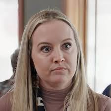 Elizabeth Castravet Shares Devastating News