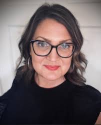 Pam Bush's Instagram, Twitter & Facebook