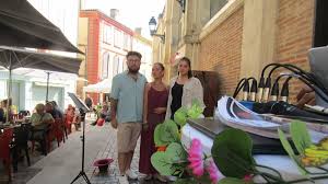 Photo Moissac. Du chant et de la prévention sur le marché - ladepeche.fr