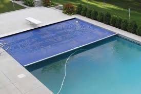 Penguin pools offers automatic pool cover for all inground swimming pools to provide the safety and convenience you need. Automatic Retractable Safety Pool Covers Latham Pool Products Latham Pools Ca