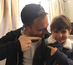 Hande ercel & kerem bursin sen cal kapimi (36). Kerem Bursin News