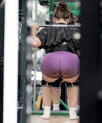 Squat bend over cameltoe - Short Shorts & Volleyball - Forum