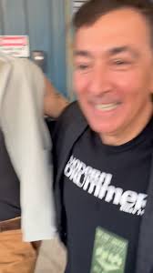 Pre-how prayer circle in full swing with @forkingandcountry 🙏 grateful to  have been a part of this with @moderndrummer , #davidfrangioni  #moderndrummer #forkingandcountryconcert #forkingandcountryfans