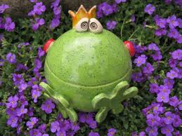 Der Liebe Frosch Frooosch Ist Ein Absoluter Einzigartiger Gartenkugeln Gartendeko Figuren Diy Topferei