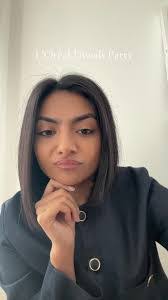 Alyssa Lomas's Instagram, Twitter & Facebook