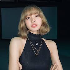 As the third member of the band to make their solo debut, lisa joins fellow bandmate rose in setting records by themselves within 2021. Blackpink S Lisa Teases Solo Debut