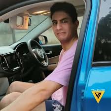 Saif Ali Khan S Son Ibrahim Ali Khan Was Papped Today After His Cricket Training A Video Of Him With A Hilarious Reaction Is Sara Ali Khan Khan Saif Ali Khan