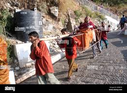 Old palanquin hi-res stock photography ...