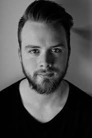 Andrew Holt's Instagram, Twitter & Facebook