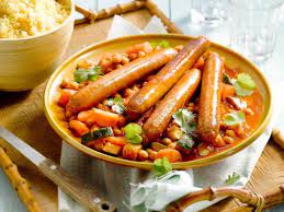 Meng de couscous met de tomatensalade en breng op smaak met wat rode wijnazijn. Couscous Met Merguez En Ratatouille Libelle Lekker