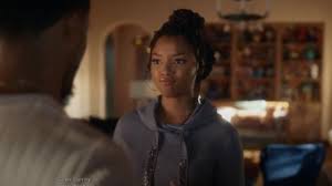 Jazlyn's robe is the ginza robe by natori. Grey Cropped Hoodie Worn By Jazz Forster Chloe Bailey In Grown Ish Season 3 Episode 3 Spotern