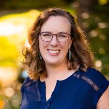 Laura Sargent's Instagram, Twitter & Facebook