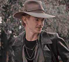 Benny Wats Icon Thomas Brodie Sangster Thomas Sangster The Queens Gambit Icons