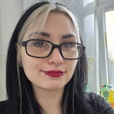 Hello everyone. I'm a bit confused about something and I'm hoping someone  can help. I've been making sourdough things for several years now and I  feel silly asking this. When I feed