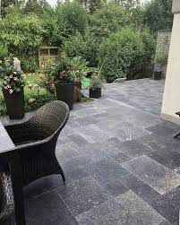 Black Rustic Naturstein Terrassenplatten Schwarz Steinplatten Fur Die Terrasse Terrassenplatten Naturstein Terrasse Natursteine