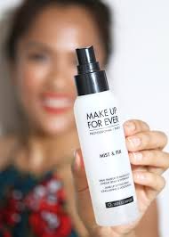 The 3 Best Makeup Setting Sprays To Stop Your Face From Melting Off In The Heat Makeup And Beauty Blog